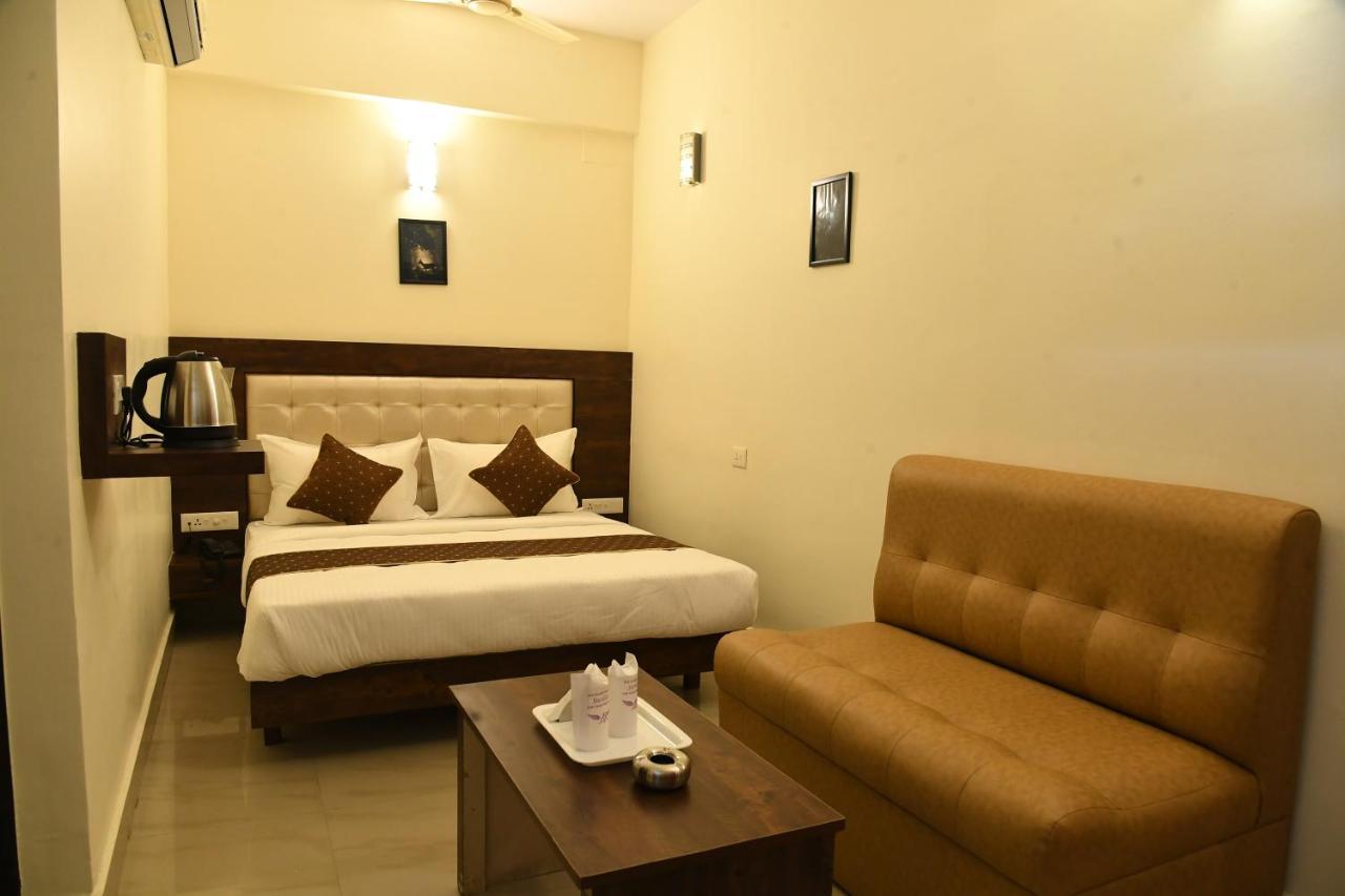Advaitha Residency Hotel Májszúr Kültér fotó